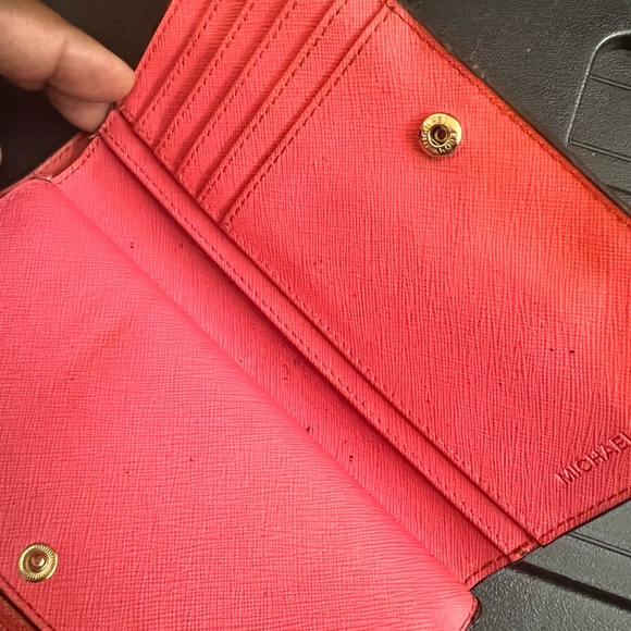 Pink wallet - Picture 3 of 3